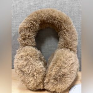 Cute tan colored ear muffs, very warm for winter